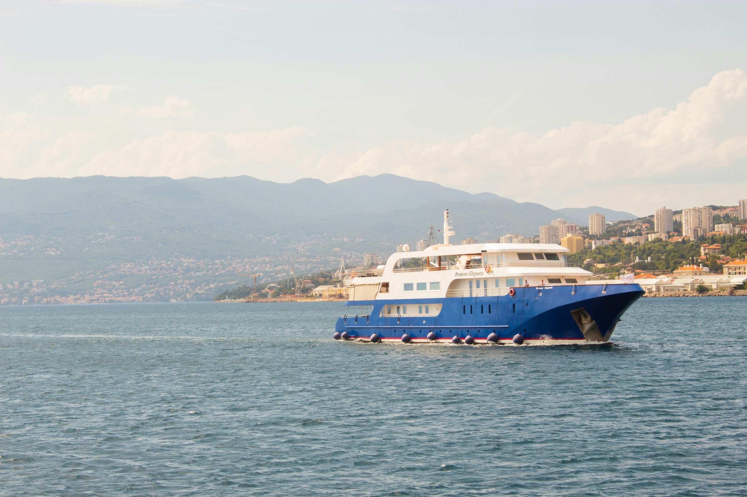 How to Move a Boat in Rhode Island: Yacht Transport and Marina Relocations